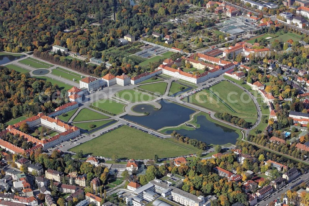 Aerial photograph München - Building and Castle Park Castle Nymphenburg in Neuhausen-Nymphenburg in Munich in the state Bavaria