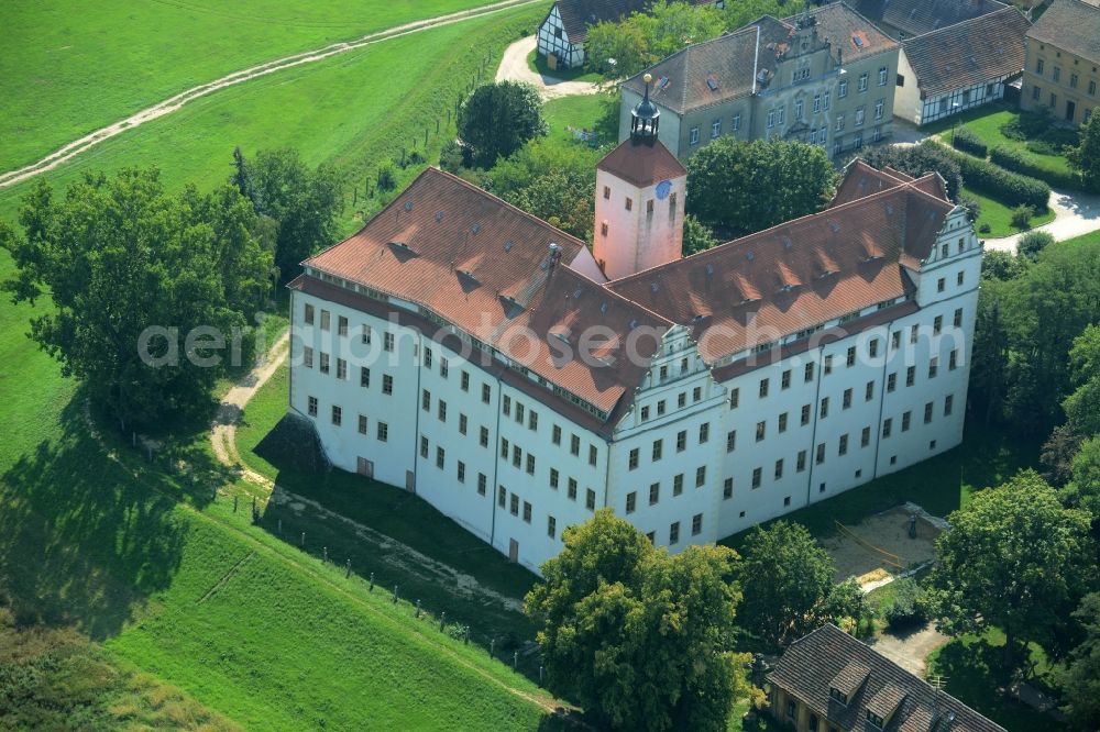 Aerial image Bad Schmiedeberg - Building and Castle Park Castle Pretsch in Bad Schmiedeberg in the state Saxony-Anhalt