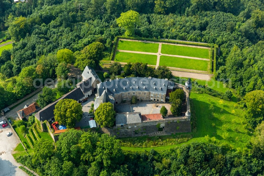 Aerial photograph Hagen - Building and Castle Park Castle Schloss Hohenlimburg in Hagen in the state North Rhine-Westphalia