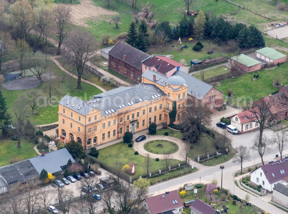 Kremmen from above - Building and Castle Park Castle Schloss Ziethen in Kremmen in the state Brandenburg