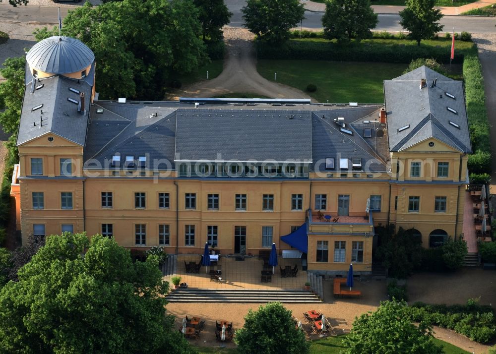 Aerial photograph Kremmen - Building and Castle Park Castle Schloss Ziethen in Kremmen in the state Brandenburg