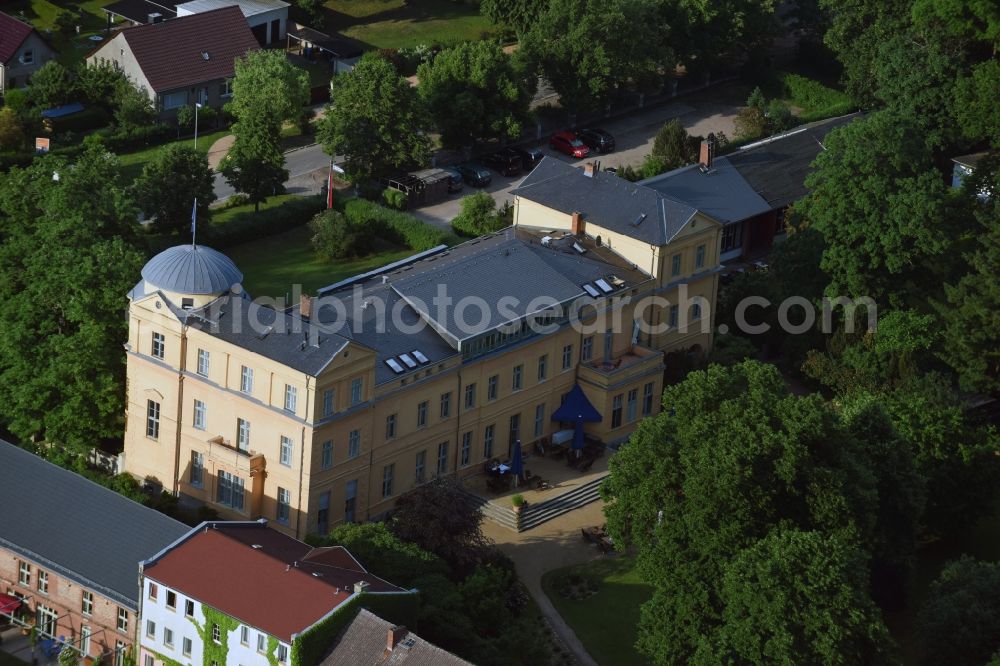 Kremmen from above - Building and Castle Park Castle Schloss Ziethen in Kremmen in the state Brandenburg