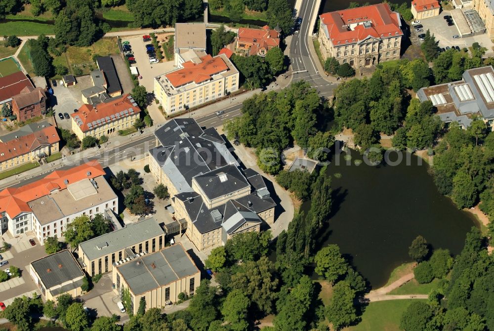 Aerial image Meiningen - Building of Südthüringisches State Theatre - Meiningen Theatre on the banks of the lake in the English Garden in Meiningen in Thuringia