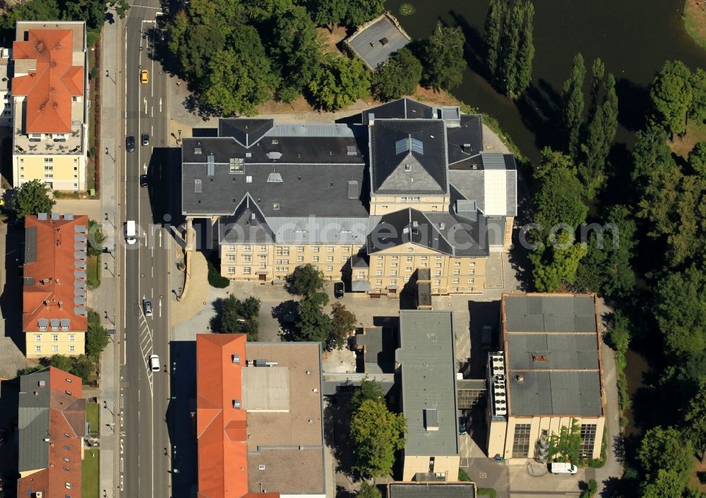 Meiningen from the bird's eye view: Building of Südthüringisches State Theatre - Meiningen Theatre on the banks of the lake in the English Garden in Meiningen in Thuringia