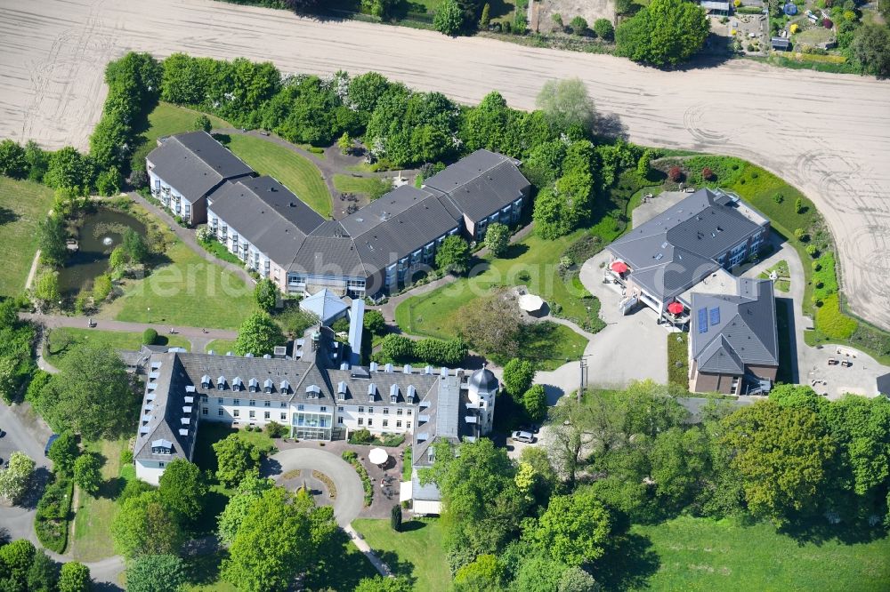 Kleve from above - Building of the retirement center Seniorenhaus Burg Ranzow on Kirchweg in Kleve in the state North Rhine-Westphalia, Germany