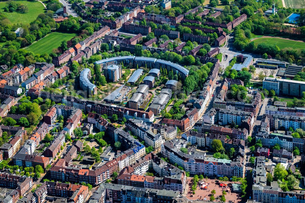 Kiel from the bird's eye view: Building of the senior citizen's residential arrangement Gustav treasure court on street Gustav-Schatz-Hof in the district Gaarden in Kiel in the federal state Schleswig-Holstein, Germany