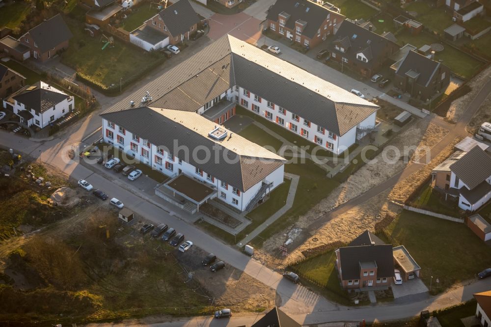 Aerial photograph Haltern am See - Building of the retirement center Alloheim Senioren-Residenz a??Sythen on Seea?? in Haltern am See in the state North Rhine-Westphalia, Germany