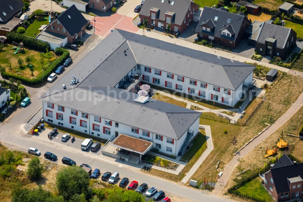 Aerial photograph Haltern am See - Building of the retirement center Alloheim Senioren-Residenz a??Sythen on Seea?? in Haltern am See in the state North Rhine-Westphalia, Germany