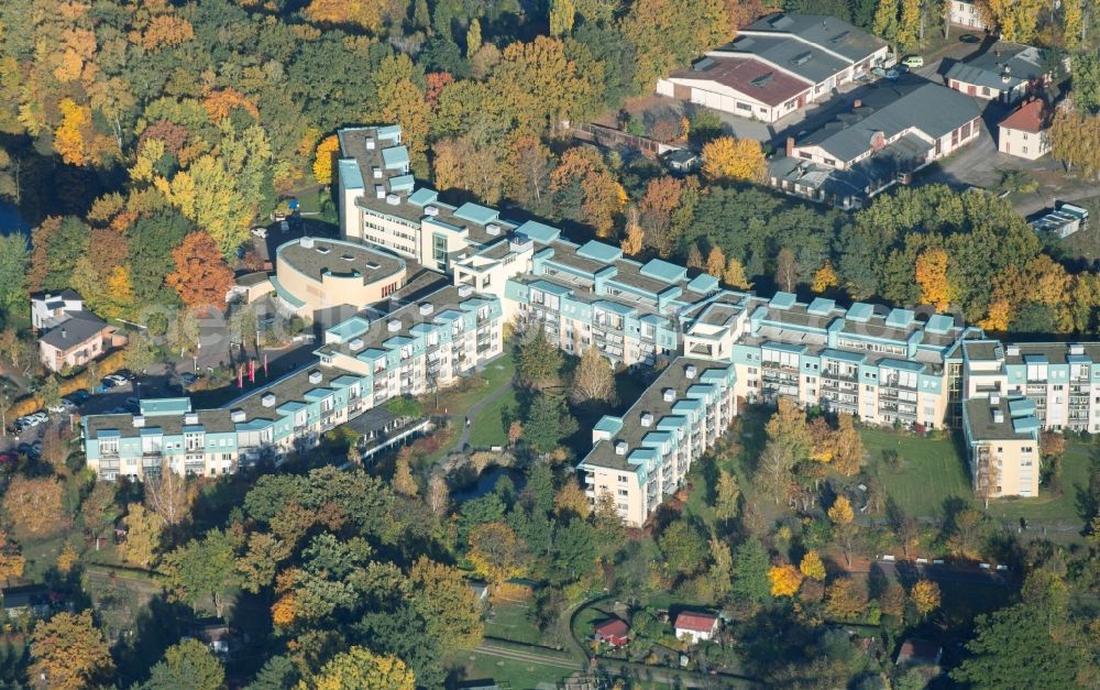 Kleinmachnow from above - Building of the retirement center Augustinum Kleinmachnow on Erlenweg in Kleinmachnow in the state Brandenburg, Germany