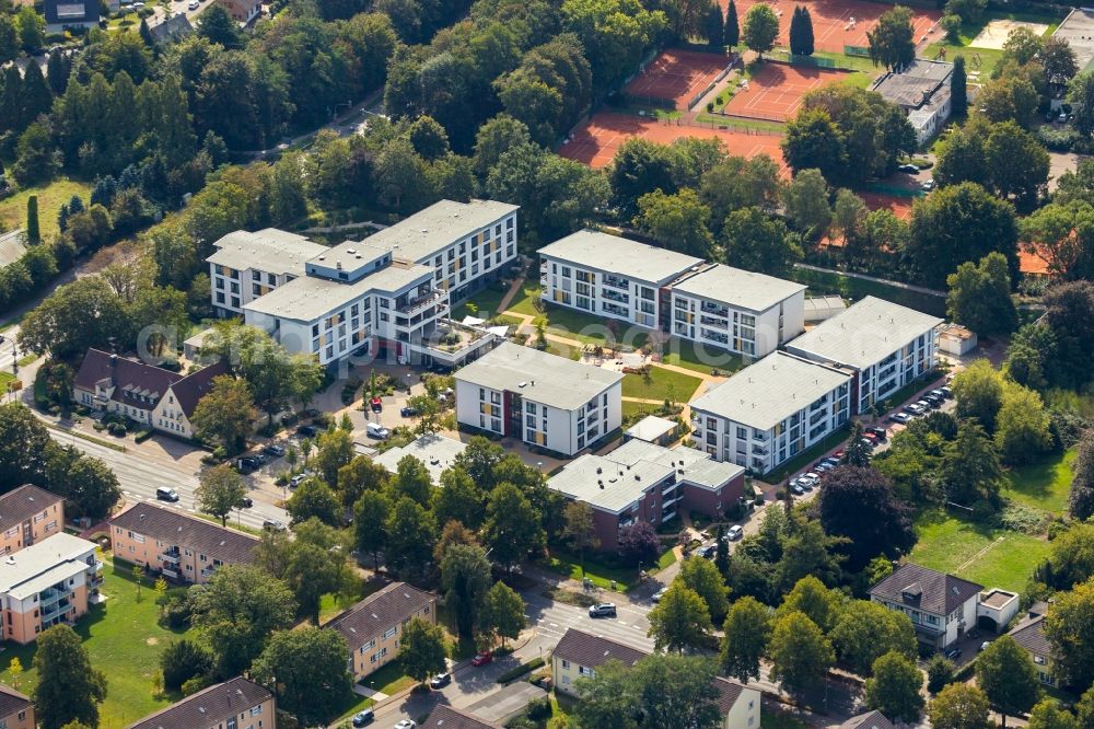 Aerial photograph Dinslaken - Building of the retirement center AWO Seniorenzentrum Wilhelm-Lantermann-Haus at Voerder Str. in Dinslaken in the state North Rhine-Westphalia, Germany