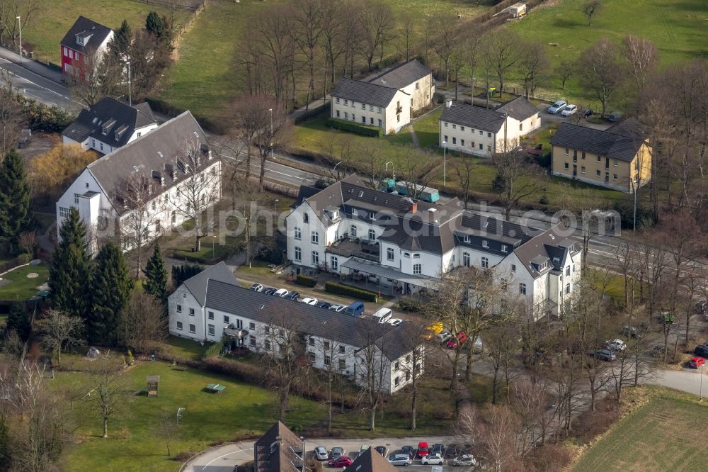 Aerial photograph Mülheim an der Ruhr - Building of the retirement center of Theodor Fliedner Stiftung an der Fliedner Strasse in Selbeck in the state North Rhine-Westphalia, Germany