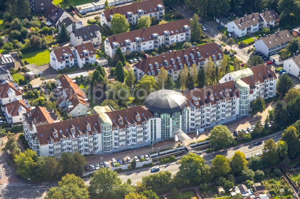 Schwelm from above - Building of the senior center Haus Curanum am Ochsenkamp on the street Am Ochsenkamp in the district Lindenberg in Schwelm in the state North Rhine-Westphalia, Germany