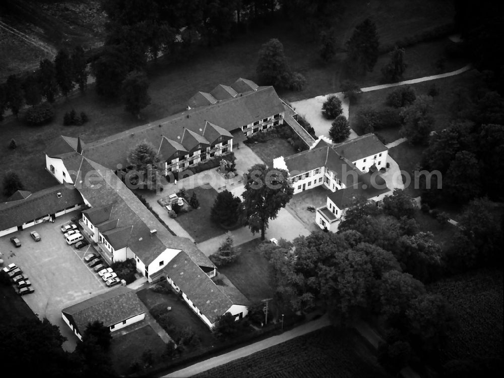 Geldern from above - Building of the retirement center Haus Golten in Geldern in the state North Rhine-Westphalia, Germany