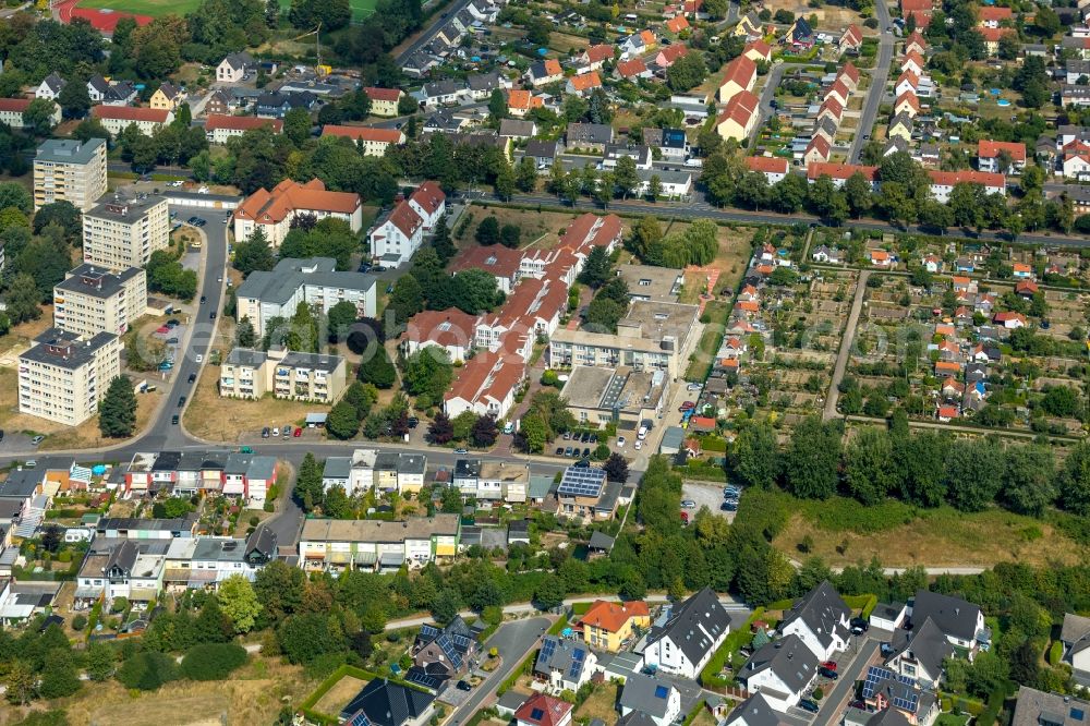 Bergkamen from the bird's eye view: Building of the retirement center Hermann-Goerlitz-Seniorenzentrum on Marie-Juchacz-Strasse in Bergkamen in North Rhine-Westphalia, Deurschland