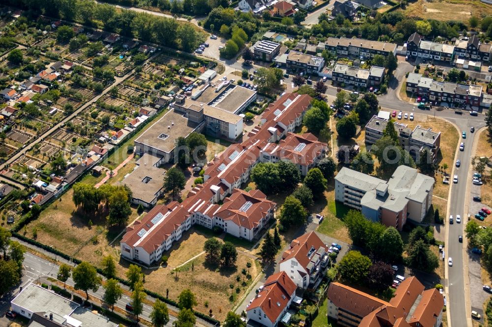 Bergkamen from the bird's eye view: Building of the retirement center Hermann-Goerlitz-Seniorenzentrum on Marie-Juchacz-Strasse in Bergkamen in North Rhine-Westphalia, Deurschland