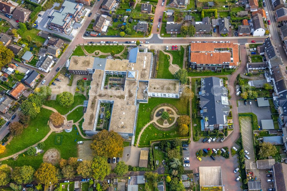 Aerial image Elten - Building of the retirement center St. Martinus-Stift on street Martinusstrasse in Elten in the state North Rhine-Westphalia, Germany