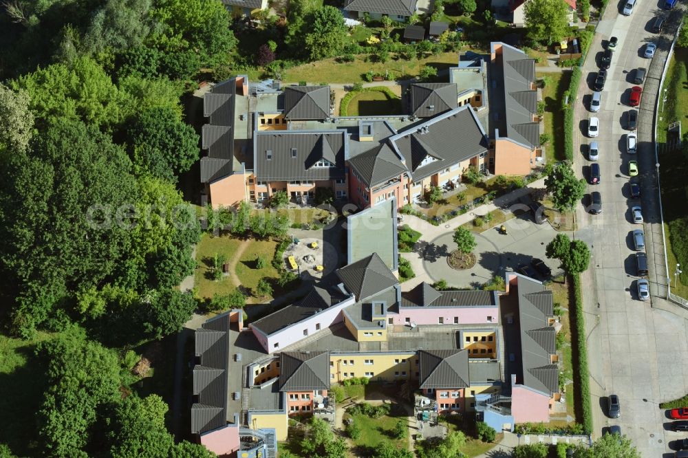 Berlin from above - Building of the retirement center Wohnpark on Rohrpuhl on Florastrasse in Berlin, Germany