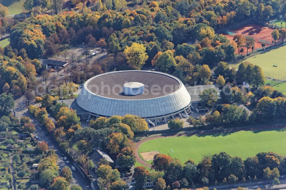 Aerial image München - Building the sports hall Audi Dome in Munich in Bavaria, until 2011 known as Rudi-Sedlmayr-Halle, before Olympic Basketball Gymnasium. Home of the basketball department of FC Bayern Munich. Built to olympic games, the hall is home of the basketball department of FC Bayern Munich