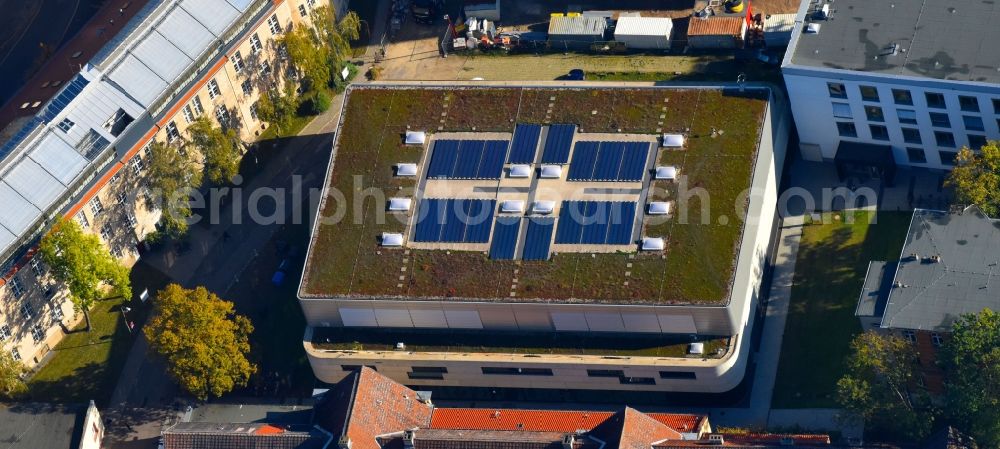 Aerial image Berlin - Roof on the building of the sports hall Campusfit Mitte HU BERLIN on Hannoversche Strasse in the district Mitte in Berlin, Germany