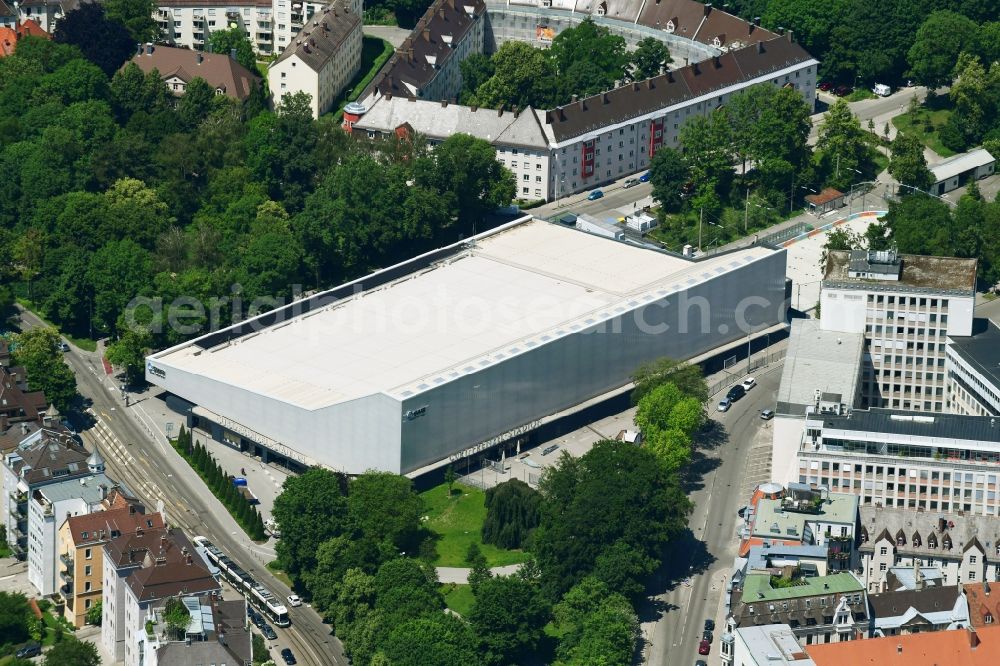 Augsburg from the bird's eye view: Roof on the building of the sports hall Curt-Frenzel-Stadion on Senkelbachstrasse in Augsburg in the state Bavaria, Germany