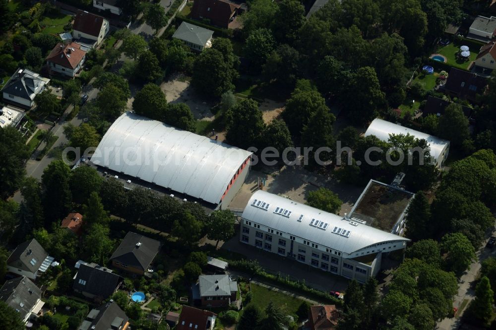Berlin from the bird's eye view: Roof on the building of the sports hall of the former Heiligensee elementary school - basic school in Reinickendorf in Berlin in Germany