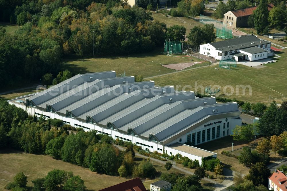 Halle (Saale) from the bird's eye view: Roof on the building of the sports hall Brandberge at the street Kreuzvorweg in Halle (Saale) in the state Saxony-Anhalt