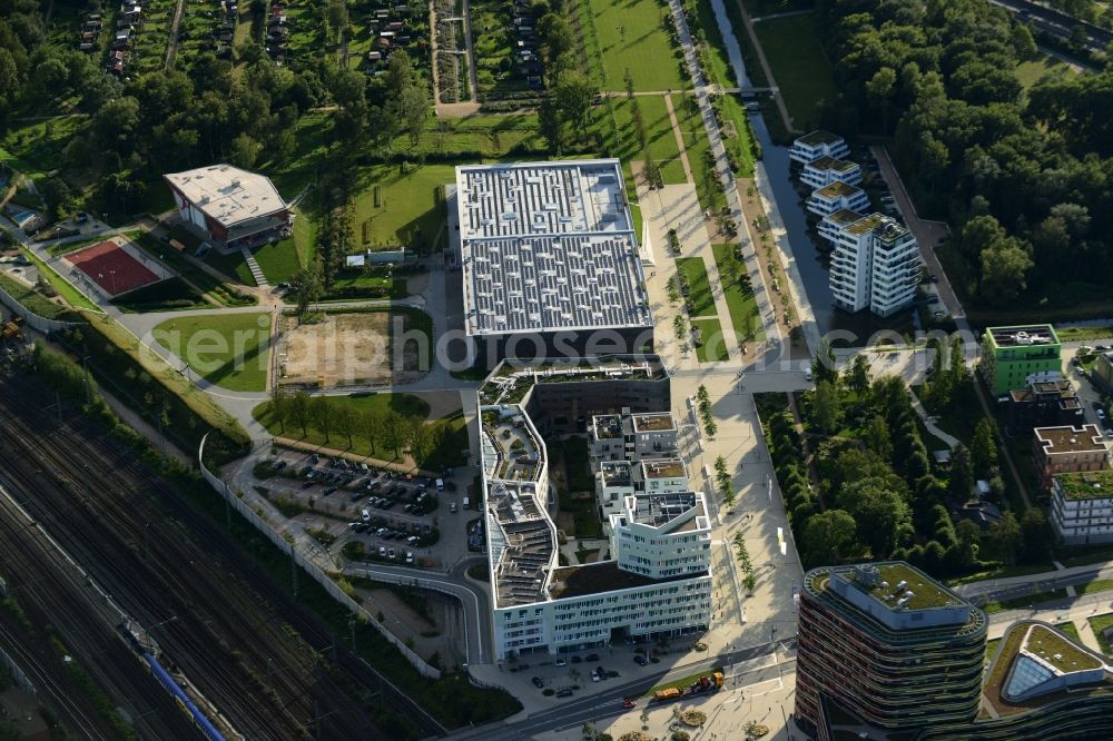 Aerial image Hamburg - Roof on the building of the sports hall Inselparkhalle and residential estate in the Wilhelmsburg part of Hamburg in Germany