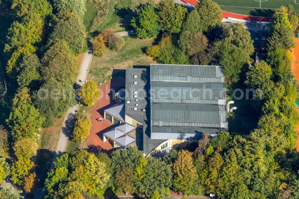 Hagen from the bird's eye view: Roof on the building of the sports hall Karl-Adam in Hagen in the state North Rhine-Westphalia, Germany