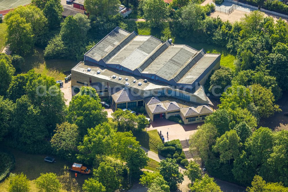 Hagen from the bird's eye view: Roof on the building of the sports hall Karl-Adam in Hagen in the state North Rhine-Westphalia, Germany