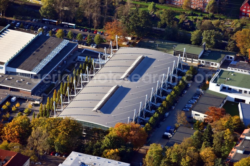 Hamburg from the bird's eye view: Roof on the building of the sports hall - Leichtathletikhalle on Krochmannstrasse in Hamburg, Germany