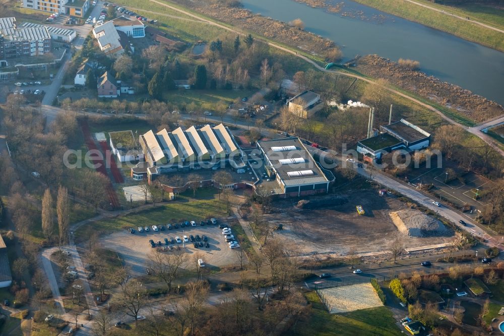 Dorsten from the bird's eye view: Roof on the building of the sports hall Petrinum Sporthalle in Dorsten in the state North Rhine-Westphalia, Germany