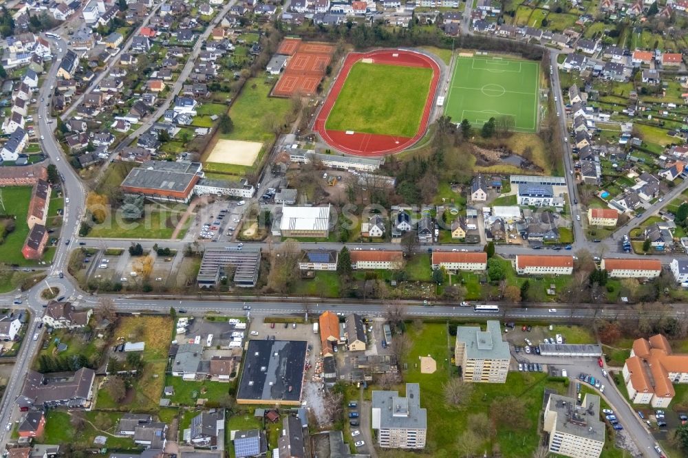 Aerial image Bergkamen - Roof on the building of the sports hall and Sportplatzanlagen on Nordbergstadion in Bergkamen in the state North Rhine-Westphalia, Germany