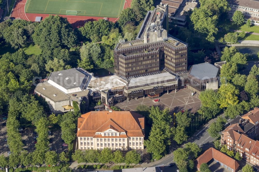 Aerial image Ahlen - View at the building of the city administration Ahlen and the Stadbücherei at the City Hall Square in Ahlen in the federal state of North Rhine-Westphalia NRW