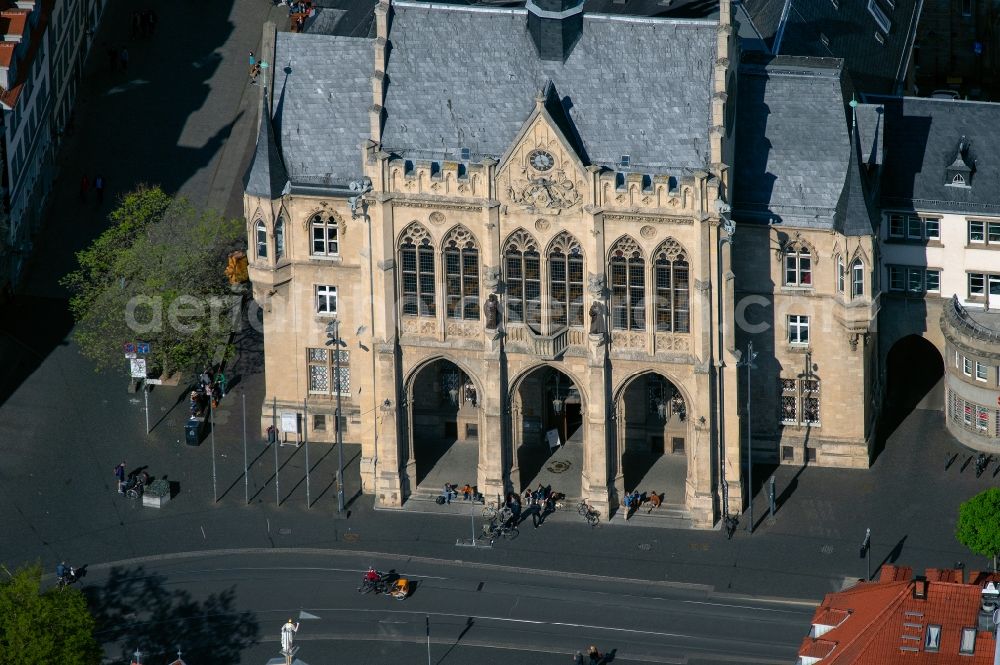 Aerial photograph Erfurt - Town Hall building of the city administration on Fischmarkt in of Altstadt in Erfurt in the state Thuringia, Germany