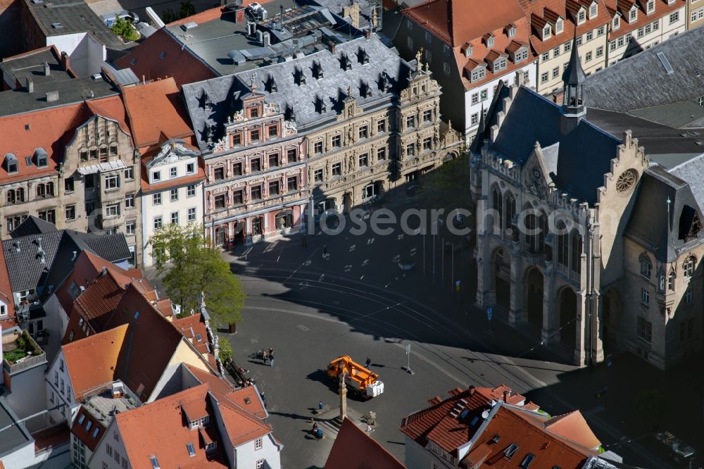 Aerial photograph Erfurt - Town Hall building of the city administration on Fischmarkt in of Altstadt in Erfurt in the state Thuringia, Germany