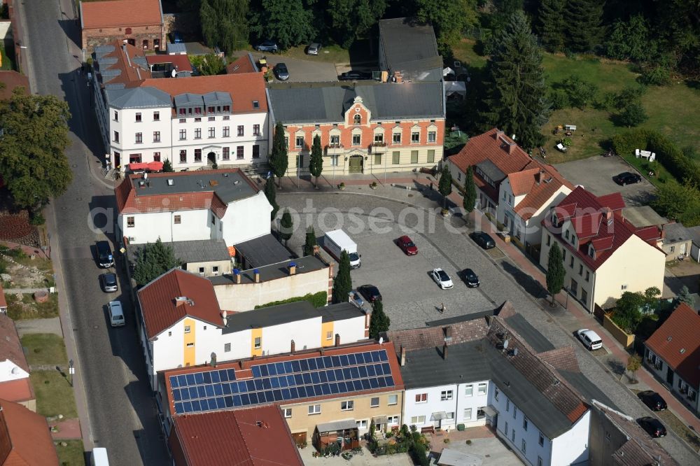 Werneuchen from the bird's eye view: Town Hall building of the city administration Amt Werneuchen on place Am Markt in Werneuchen in the state Brandenburg