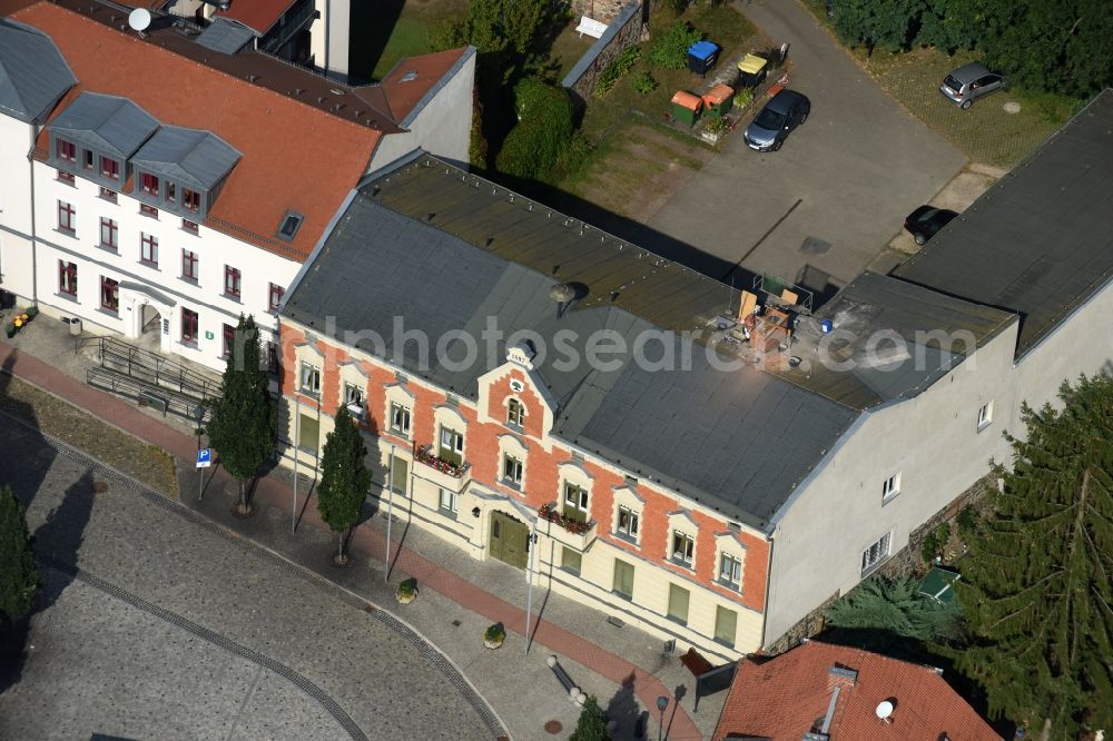 Werneuchen from the bird's eye view: Town Hall building of the city administration Amt Werneuchen on place Am Markt in Werneuchen in the state Brandenburg