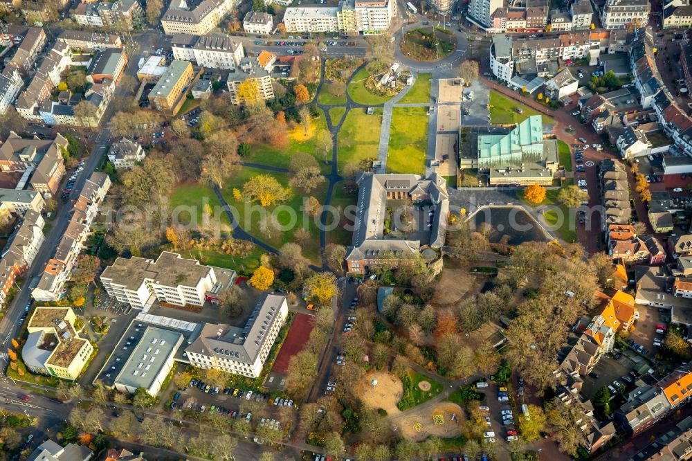 Aerial image Dinslaken - Town Hall building of the city administration on place Platz D'Agen in the district Ruhr Metropolitan Area in Dinslaken in the state North Rhine-Westphalia