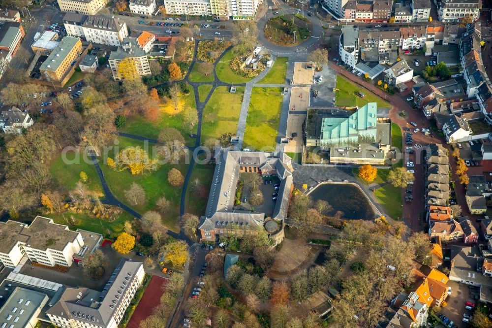 Aerial photograph Dinslaken - Town Hall building of the city administration on place Platz D'Agen in the district Ruhr Metropolitan Area in Dinslaken in the state North Rhine-Westphalia