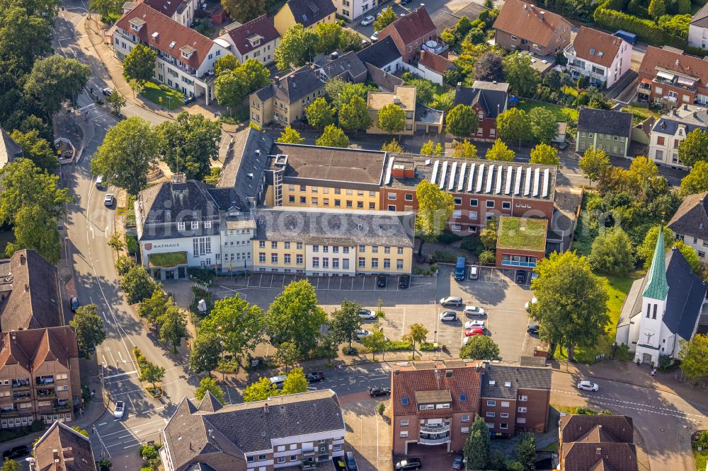 Aerial image Beckum - Town Hall building of the city administration on street Weststrasse in Beckum at Ruhrgebiet in the state North Rhine-Westphalia, Germany