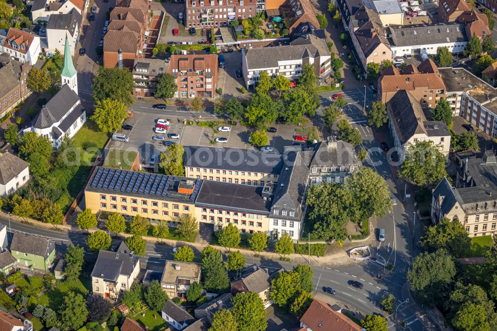 Aerial image Beckum - Town Hall building of the city administration on street Weststrasse in Beckum at Ruhrgebiet in the state North Rhine-Westphalia, Germany