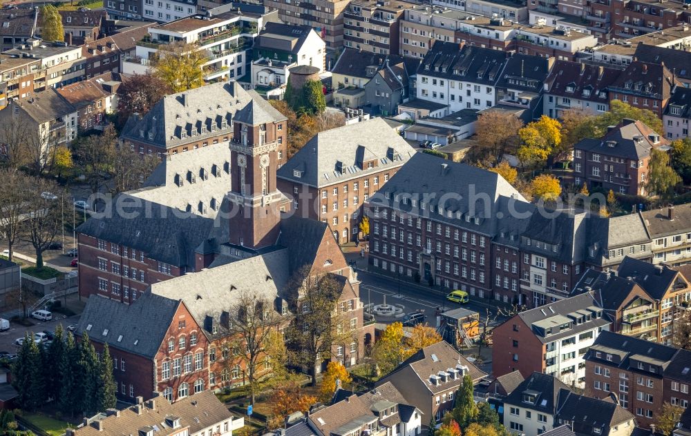 Bottrop from the bird's eye view: Town Hall building of the city administration on Ernst-Wilczok-Platz in the district Stadtmitte in Bottrop at Ruhrgebiet in the state North Rhine-Westphalia, Germany