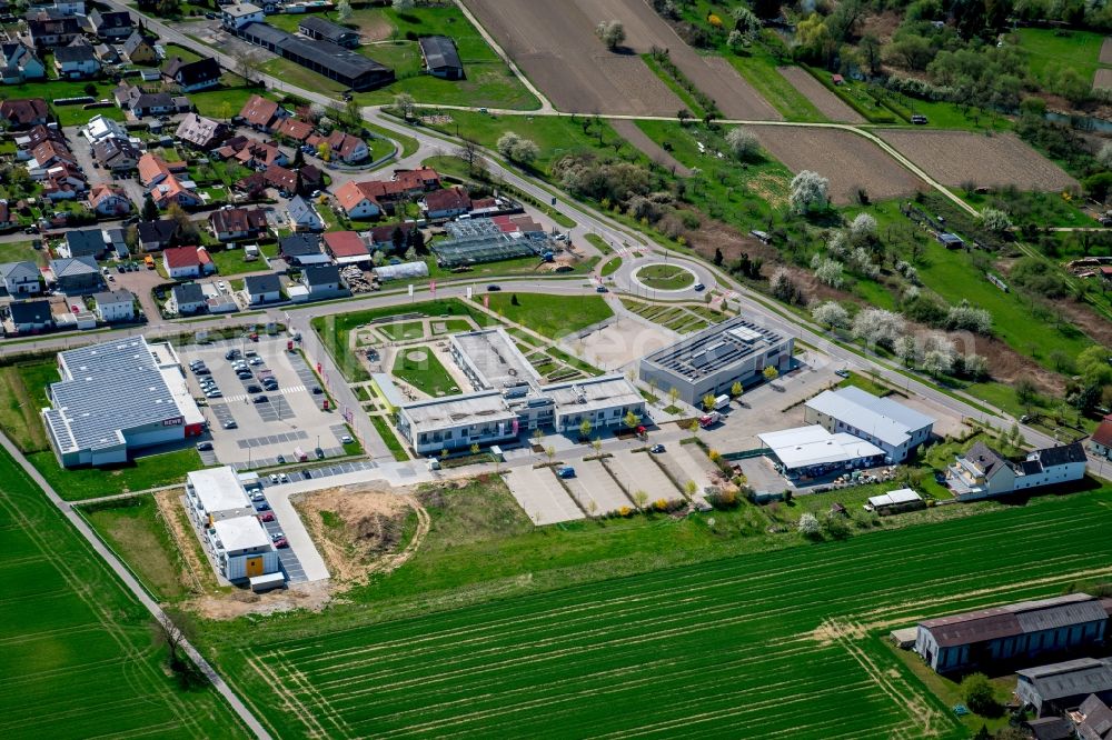 Rheinhausen from above - Town Hall building of the city administration Buergerhaus in Zentrum of Doppelgemeinde in Rheinhausen in the state Baden-Wuerttemberg, Germany