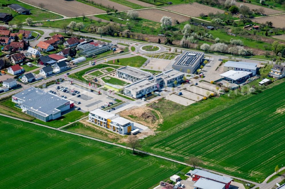 Rheinhausen from the bird's eye view: Town Hall building of the city administration Buergerhaus in Zentrum of Doppelgemeinde in Rheinhausen in the state Baden-Wuerttemberg, Germany