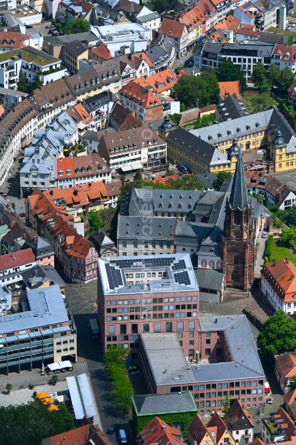 Aerial photograph Aschaffenburg - Town Hall building of the city administration on Dalbergstrasse in the district Innenstadt in Aschaffenburg in the state Bavaria, Germany