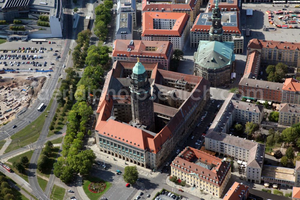 Dresden from the bird's eye view: town Hall building of the city administration Dresden on street Doktor-Kuelz-Ring in the district Altstadt in Dresden in the state Saxony