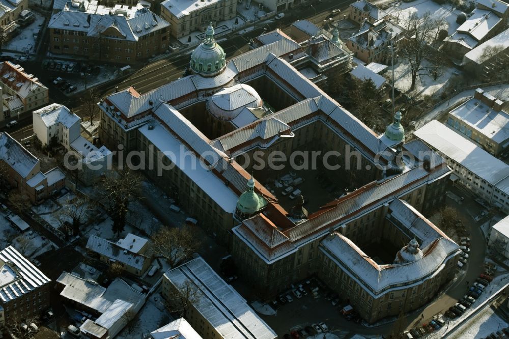 Aerial photograph Potsdam - Wintry snowy Town Hall building of the city administration on Friedrich-Ebert-Strasse in Potsdam in the state Brandenburg