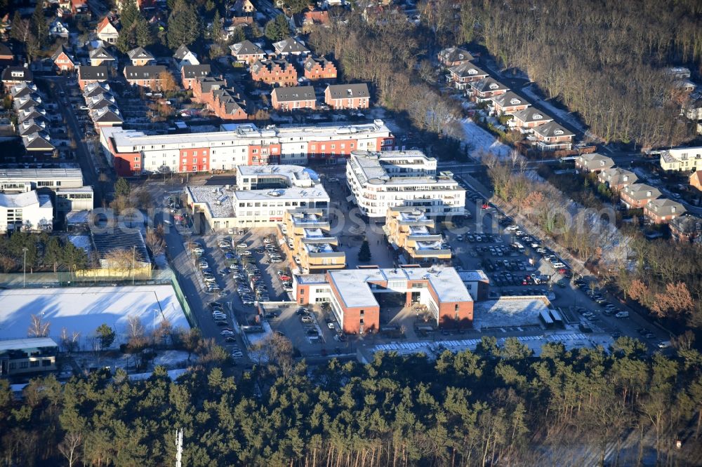 Aerial photograph Kleinmachnow - Town Hall building of the city administration Gemeindeamt Kleinmachnow on Adolf-Grimme-Ring in Kleinmachnow in the state Brandenburg