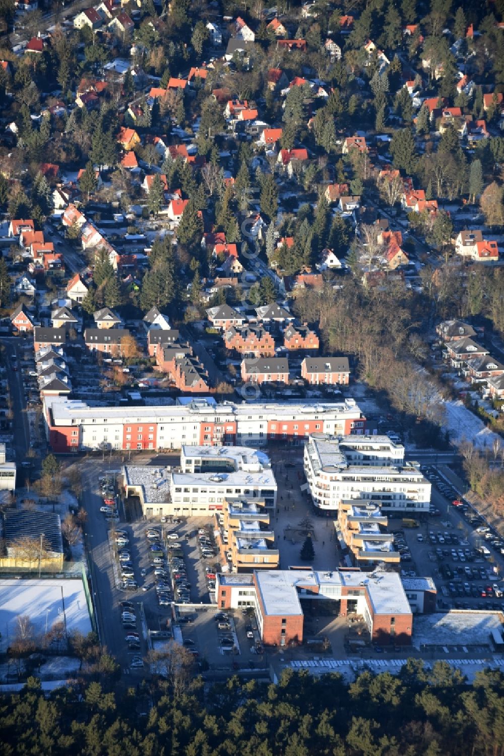 Kleinmachnow from the bird's eye view: Town Hall building of the city administration Gemeindeamt Kleinmachnow on Adolf-Grimme-Ring in Kleinmachnow in the state Brandenburg