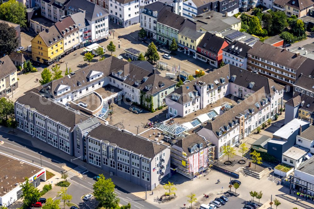 Aerial image Heiligenhaus - Town Hall building of the city administration in Heiligenhaus in the state North Rhine-Westphalia